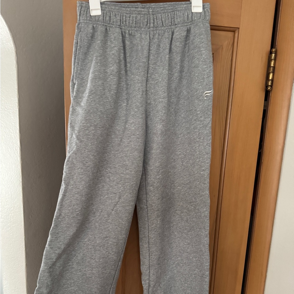 Fabletics Heather Gray Elastic Waist Sweatpants